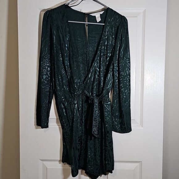 H&M Emerald Green Leopard Wrap Long Sleeve Shorts Romper Size 6 - Picture 1 of 9